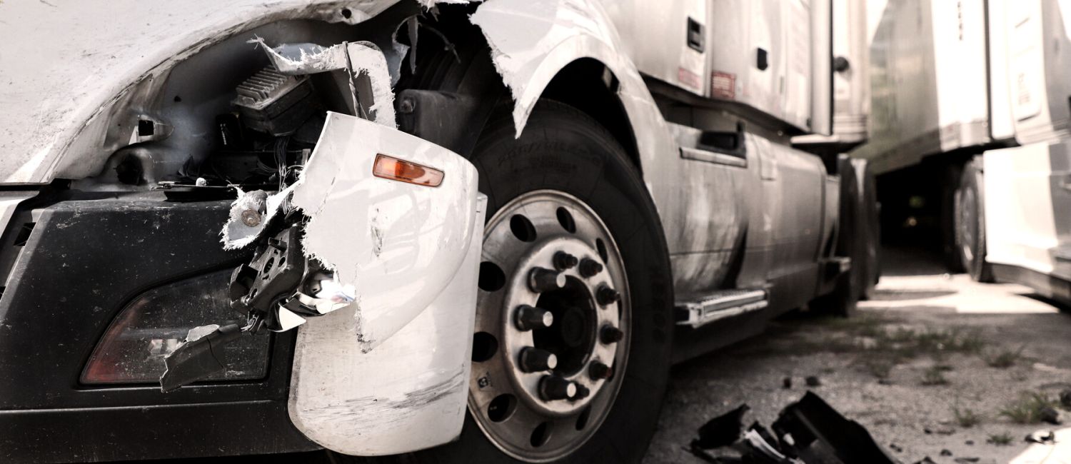 Symbolbild LKW/Autotransporter auf Autobahn